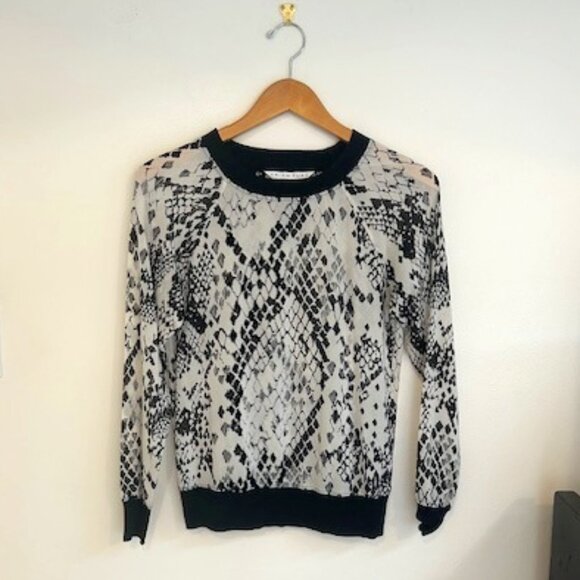 Trina Turk Pretty Python Georgette Hazel Silk Blouse -Size Small - Picture 2 of 7